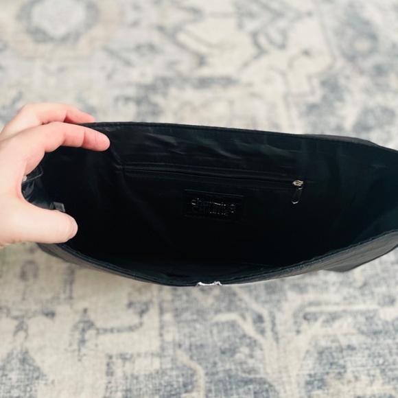 Two Toned Oversized Clutch - Picture 2 of 3